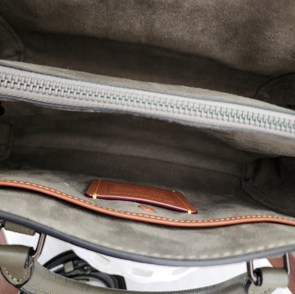 Coach Brooke Carryall 28 NWT Army Green/Pewter - Picture 5 of 7